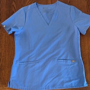 Figs technical collection women’s Blue V-Neck Scrub Top short sleeve pockets Med